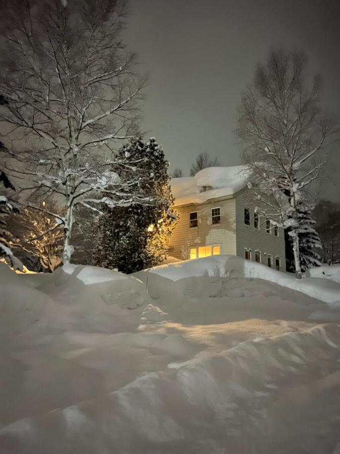 Chalet Banff - 6 Bedroom 6 Bathroom Ski Lodge Нисэко Экстерьер фото